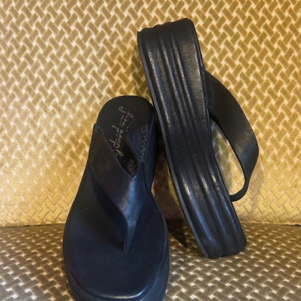 Free People Black Platform Thong Mules - Picture 2 of 14